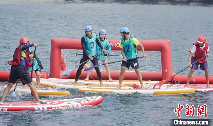 在烟台市芝罘区举行的2024年中国桨板球公开赛（