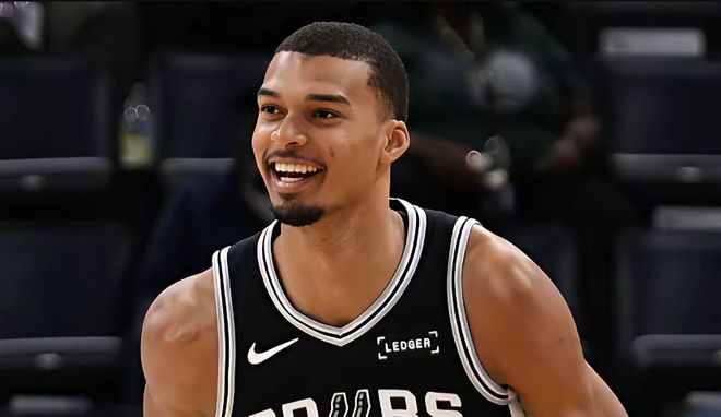 文班亚马首登MVP榜首马刺战绩飞跃引热议