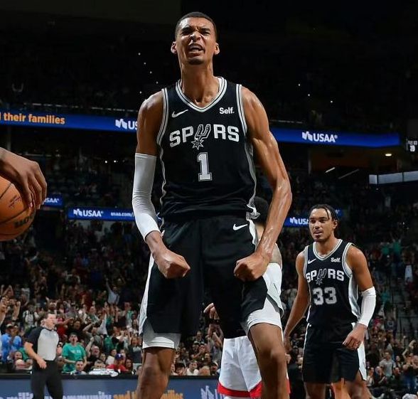 文班亚马首登MVP榜首马刺战绩飞跃引热议