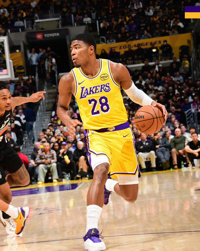 东契奇詹姆斯缺席湖人惨败雷霆四星缺阵成关键