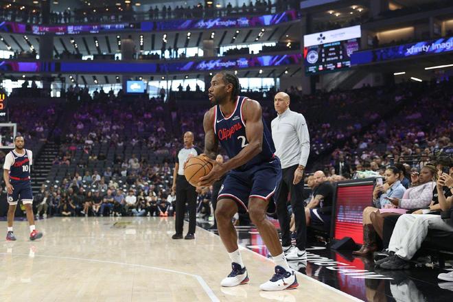 快船交易哈登后重返第八，小卡破纪录难掩季后