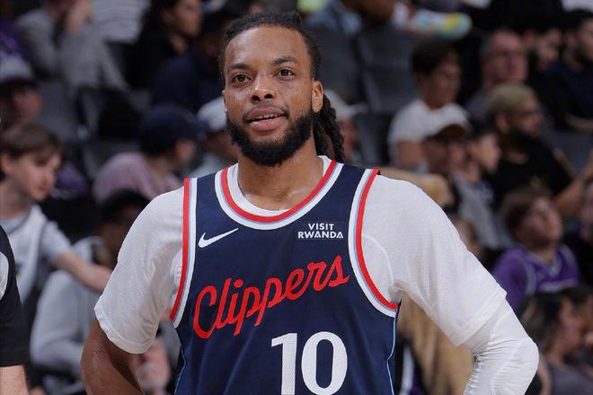 快船交易哈登后重返第八，小卡破纪录难掩季后