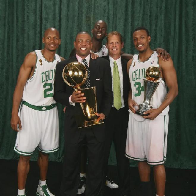 雄鹿主帅里弗斯因合同分歧遭解雇 离队意愿明确